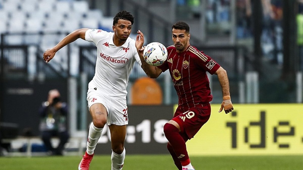 TRANSFER HABERLERİ | Beşiktaş'ta sağ bek için hedef milli yıldız! Premier Lig ekibi de devrede TRANSFER HABERLERİ | Beşiktaş'ta sağ bek için hedef milli yıldız! Premier Lig ekibi de devrede