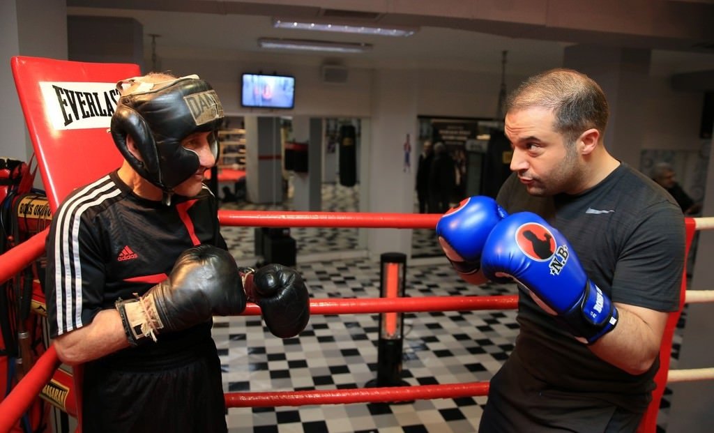 40 yıl sonra oğluyla ringe çıktı