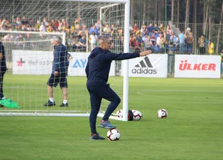 Fenerbahçe'de Ersun Yanal çıldırdı!