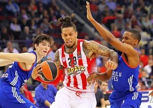 Anadolu Efes Yunanistan'da kayıp!