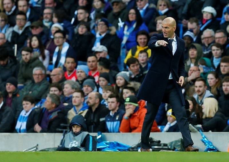 Zidane’ın pantolonu yırtılınca...