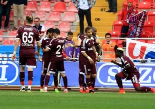 Elazığ deplasmanda Mersin'i yıktı