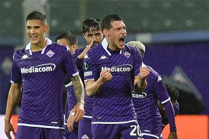 Fiorentina avantajı 90+1’de kaptı!