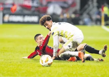 Ersun Yanal'ın işi hiç kolay değil!
