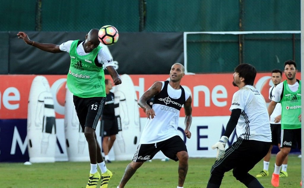 Atiba’dan Beşiktaş için büyük jest!