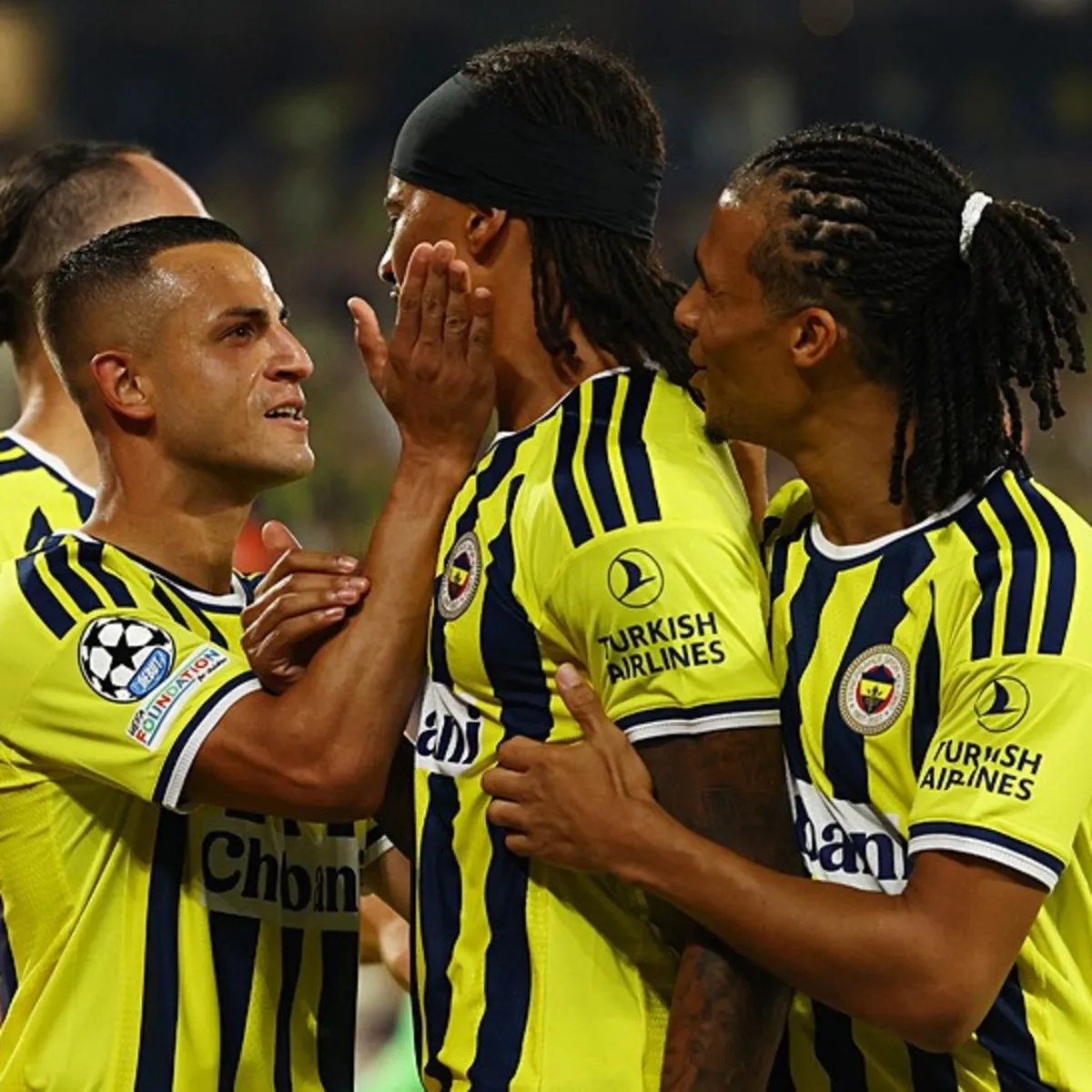 Fenerbahçe'nin 18 yıl sonra ilk golü Archie Brown'dan! Sarı-lacivertliler eşitliği böyle yakaladı