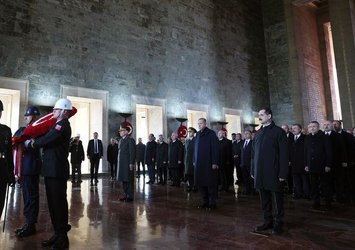 Ulu Önder Atatürk için Anıtkabir'de devlet töreni düzenlendi