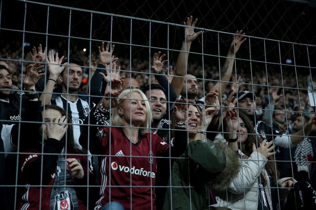 Beşiktaş-Benfica mücadelesinden kareler