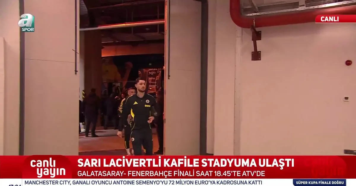Fenerbahçe oyuncuları stada giriş yaptı