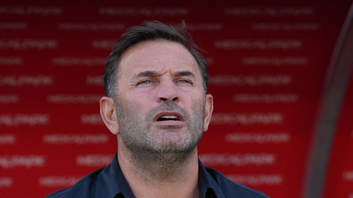 Galatasaray Teknik Direktörü Okan Buruk'tan Osimhen açıklaması! Galatasaray Teknik Direktörü Okan Buruk'tan Osimhen açıklaması!