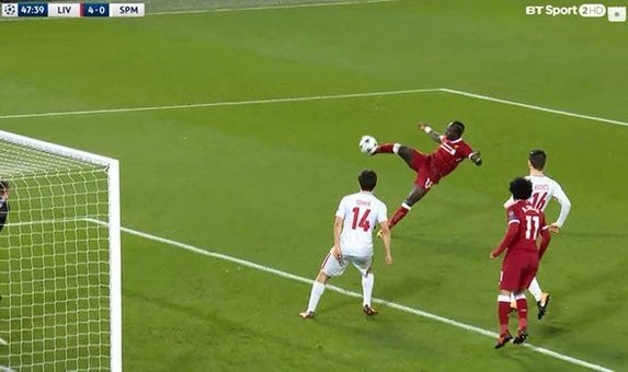 UEFA Cenk Tosun’u aday gösterdi