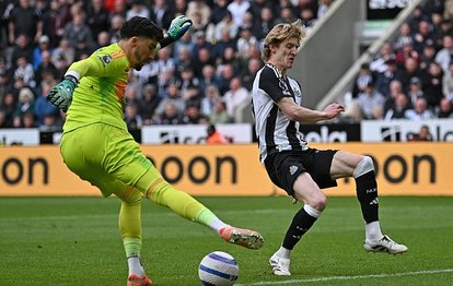 Altay Bayındır, Premier Lig’de ilk kez forma giydi