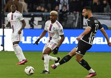 Lyon 3 puanı 3 golle aldı