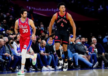 Furkan'lı 76ers Raptors'a boyun eğdi!