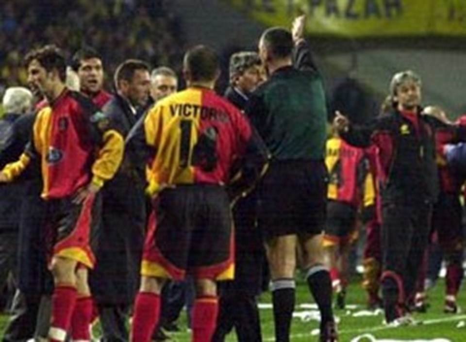 Düdük astıran hakem hataları