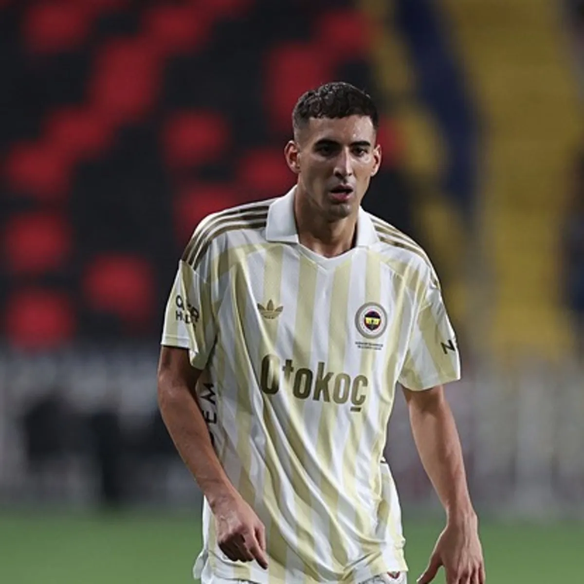 Fenerbahçe'de Mert Müldür şoku! Sahalardan ne kadar uzak kalacak?