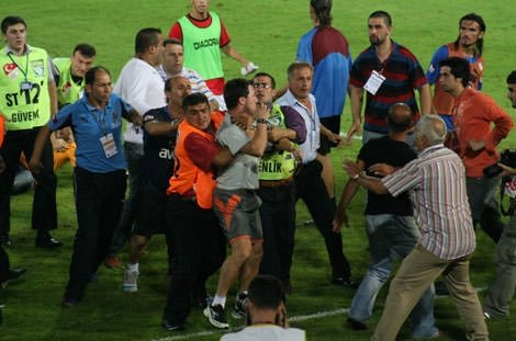 Düdük astıran hakem hataları