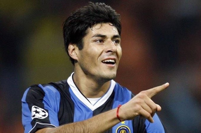 Adı Fenerbahçe ile anılan yıldız poker masasında yakalandı! Sosyal medya sallandı