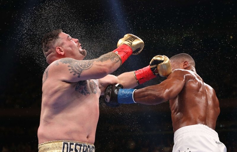 Anthony Joshua ilk yenilgisini aldı!