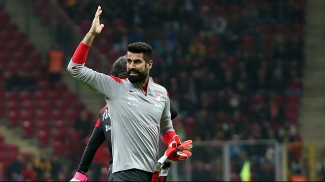 Volkan Demirel’den takıma ayar!