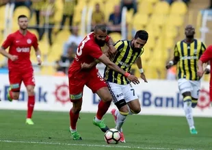 Antalyaspor Kadıköy'de Fenerbahçe'yi devirdi