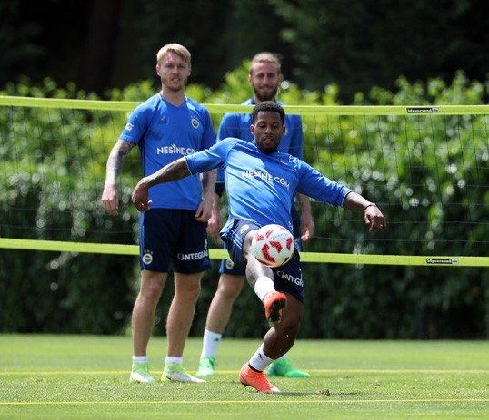 Fenerbahçe idmanında Lens şov yaptı