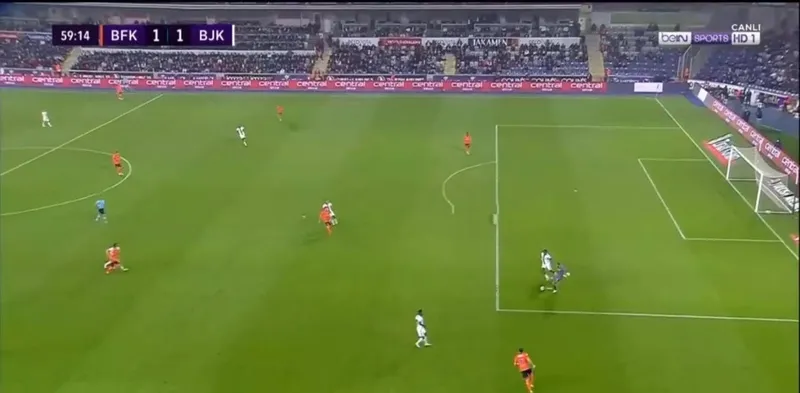 Başakşehir Beşiktaş maçında Volkan Babacan'dan büyük hata! Alex Teixeira affetmedi - 1