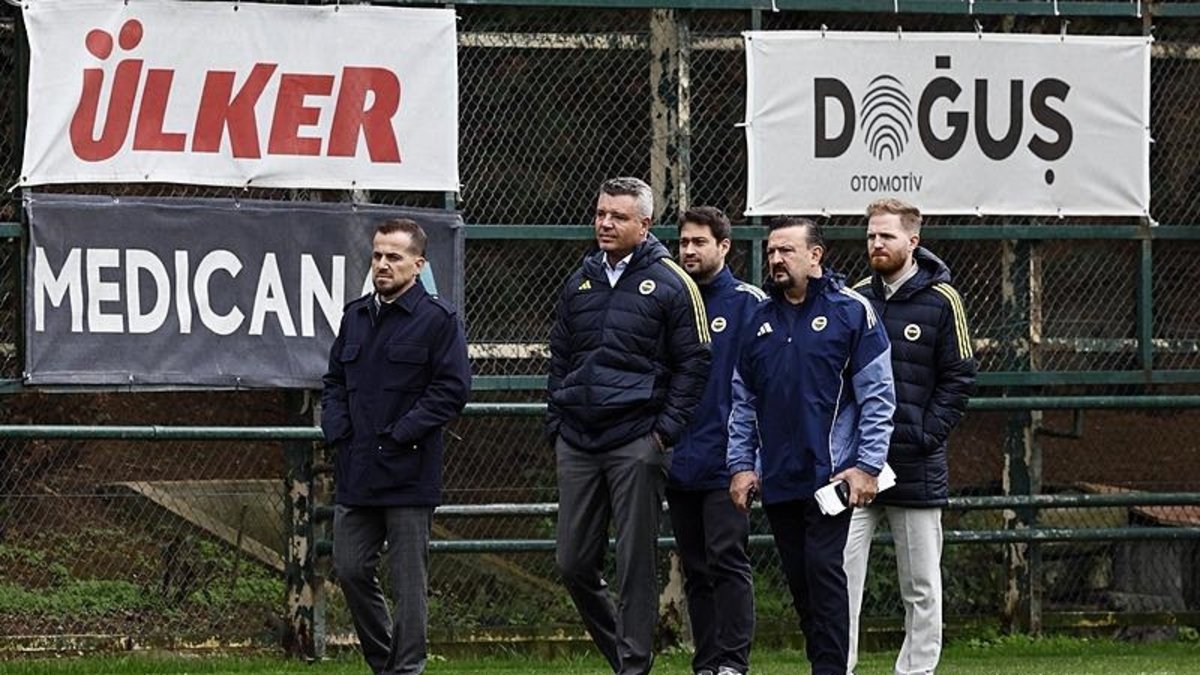 Fenerbahçe'de yaprak dökümü! 4 isimle daha yollar ayrıldı Fenerbahçe'de yaprak dökümü! 4 isimle daha yollar ayrıldı