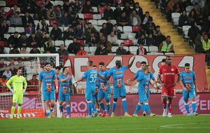 Antalyaspor 3-2 Napoli MAÇ SONUCU - ÖZET Antalya Napoli engelini geçemedi!