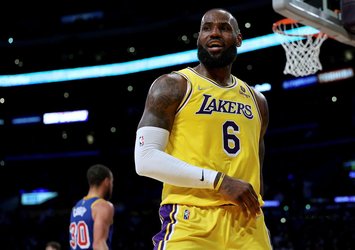 LeBron'dan müthiş performans!