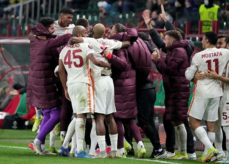 Galatasaray’da ayrılıklar belli oldu! Fatih Terim o isimleri istemiyor...