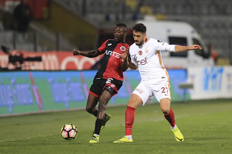 Galatasaray’a Tolga Ciğerci şoku!