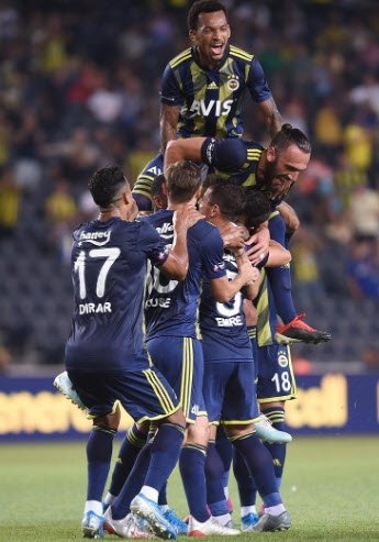 Fenerbahçe-Cagliari maçında dikkat çeken detay! Görenler dönüp bir daha baktı