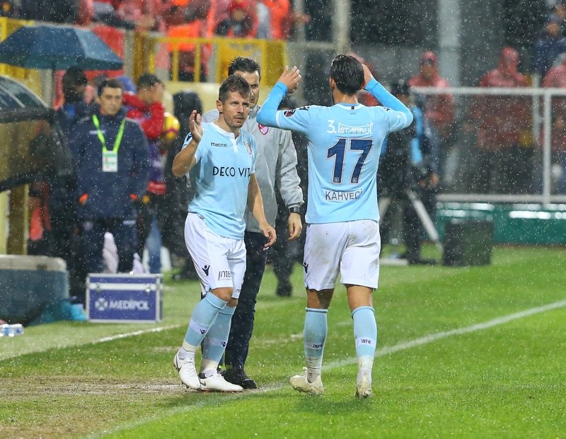 Ersun Yanal Süper Lig’den 4 isme talip!