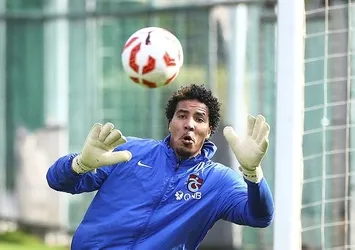 Esteban'dan Uğurcan'a destek