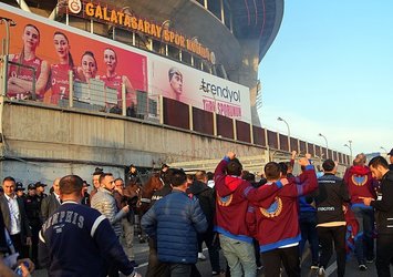 Trabzonspor taraftarı, RAMS Park'a ulaştı!