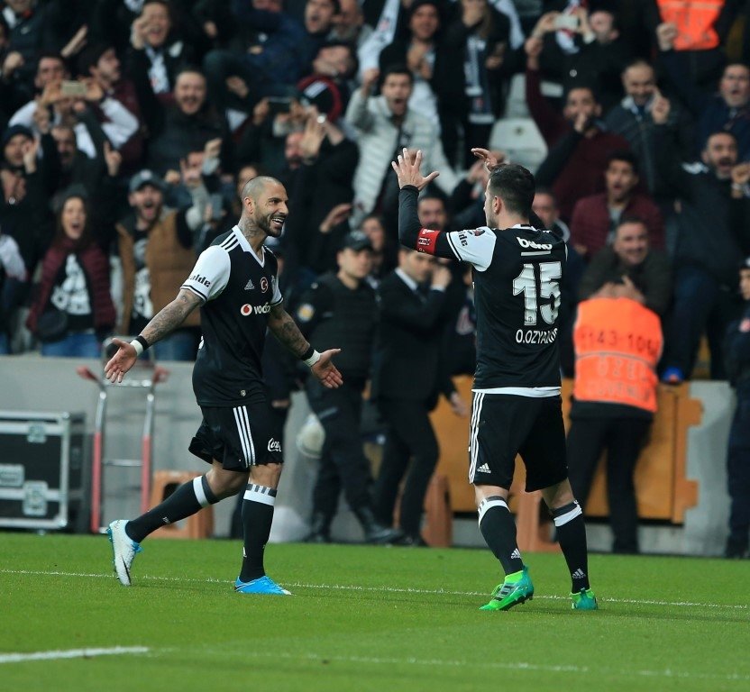 Oğuzhan Özyakup’u izlemeye geliyorlar