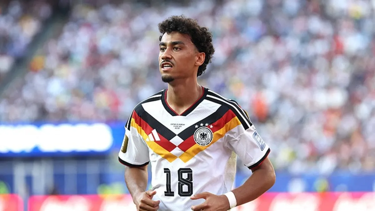Bayern Münih, Nathaniel Brown'ı transfer etti!