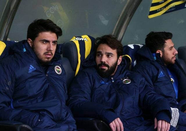 Galatasaray - Fenerbahçe derbisi öncesi ortam ısınıyor