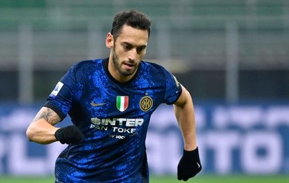 İtalya Inter forması giyen Hakan Çalhanoğlu’nu konuşuyor!