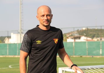 Maestro Göztepe'de ilk idmanına çıktı!