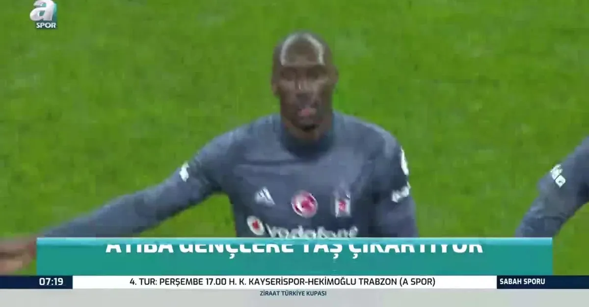 Atiba gençlere taş çıkartıyor