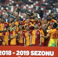 Galatasaray’da yıldız isim kulübeye dönüyor! İşte dev maçın 11’leri