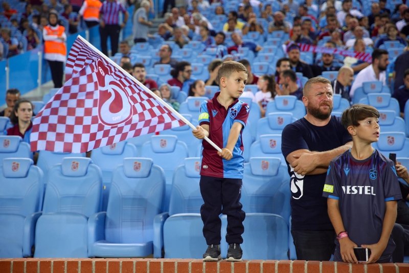 Trabzonspor-AEK maçından kareler