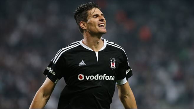 Gökhan Töre ve Mario Gomez Beşiktaş’a dönüyor
