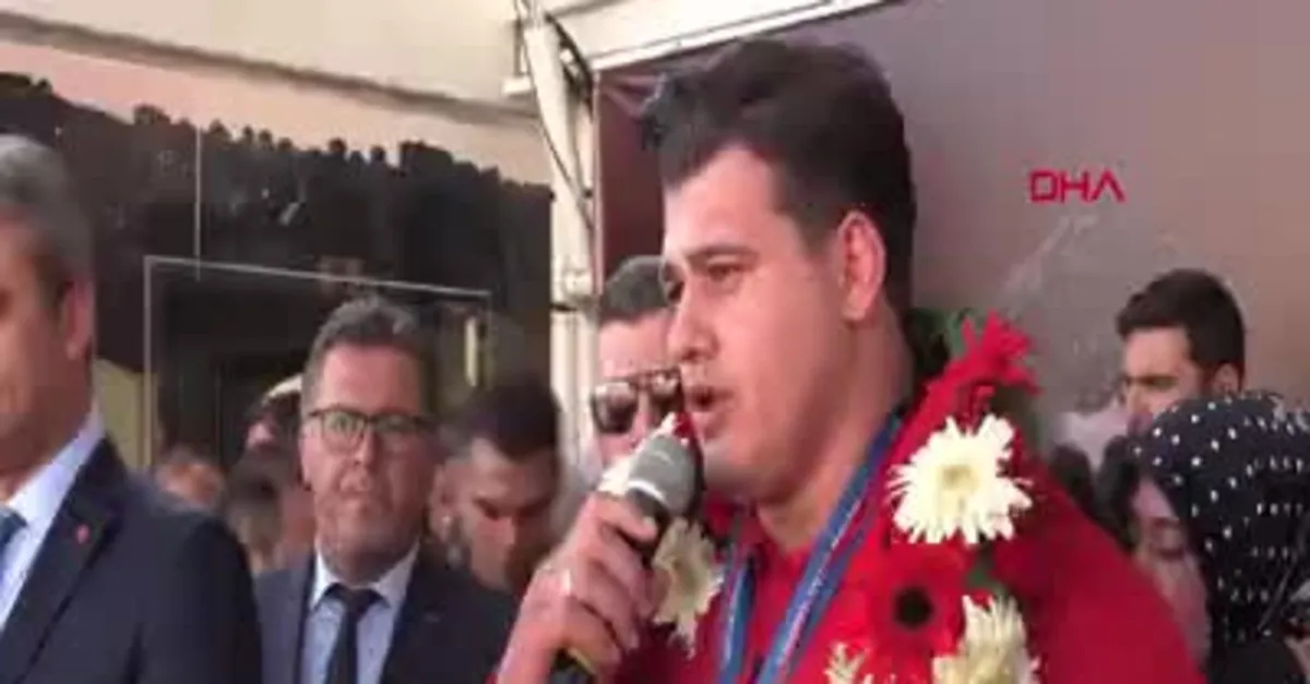 Rıza Kayaalp'e miting gibi karşılama