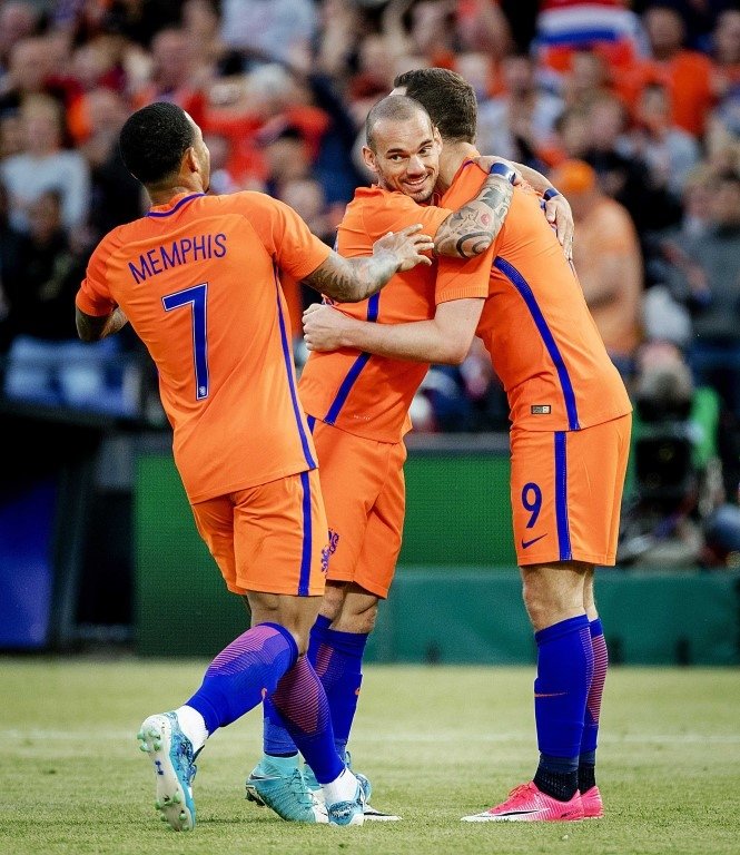 Ruslar, Sneijder’e göz koydu