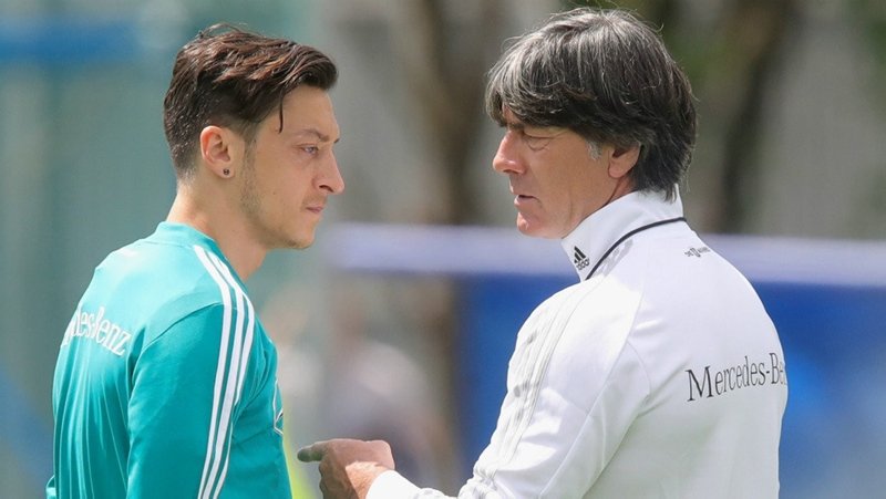 Mesut Özil’den olay paylaşım!