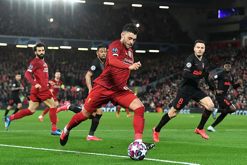 Beşiktaş'ın transfer listesindeki Alex Oxlade-Chamberlain İstanbul'a geldi! - 1