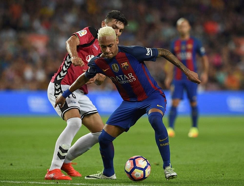 Neymar, 40 milyon Euro’luk teklifi reddetti!